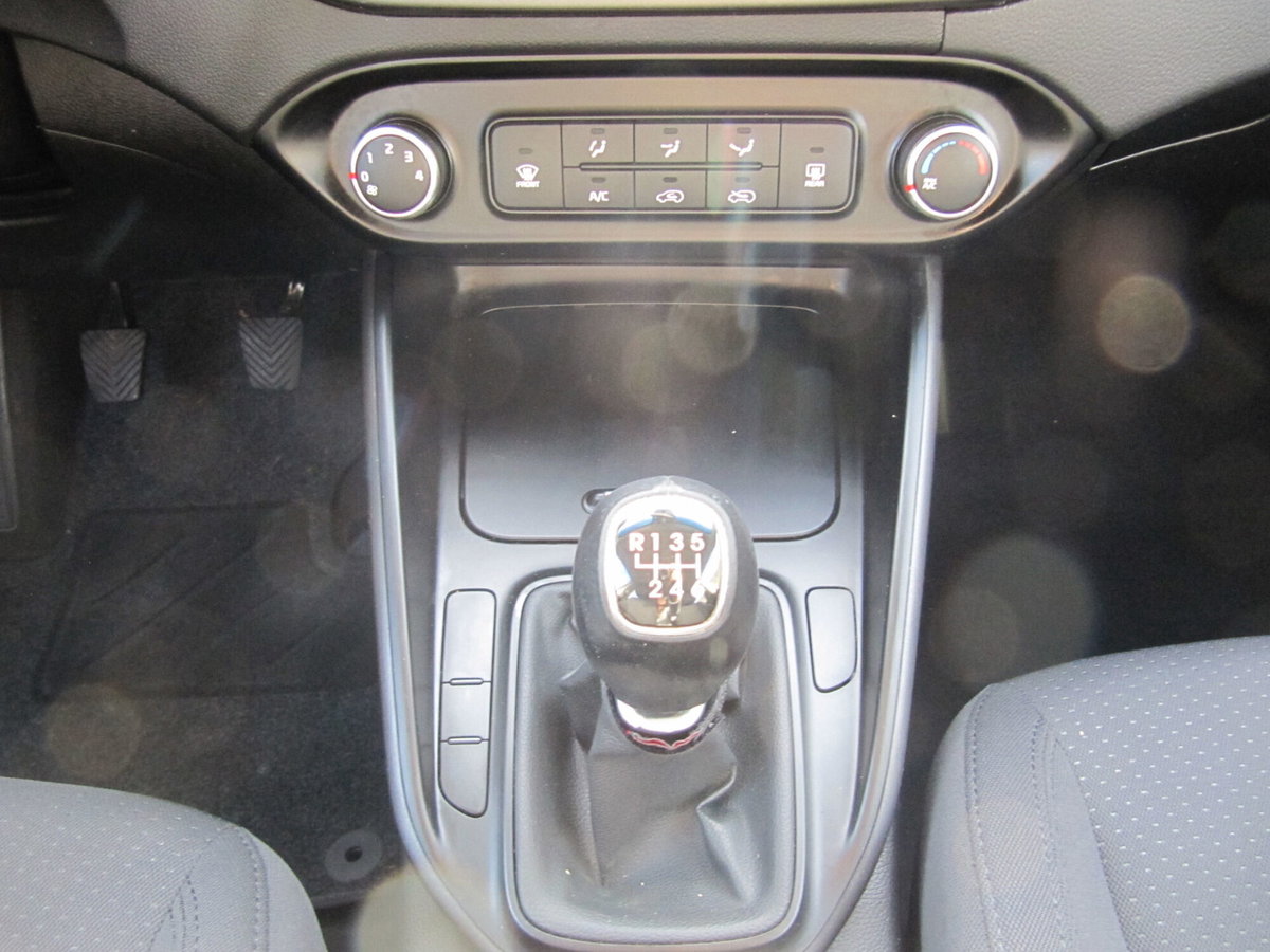 Kia Carens 1.7 CRDi 115 CV Cool (5)
