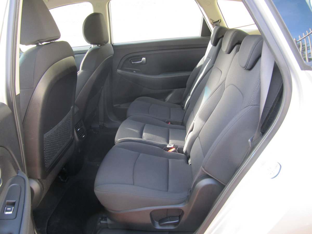 Kia Carens 1.7 CRDi 115 CV Cool (9)