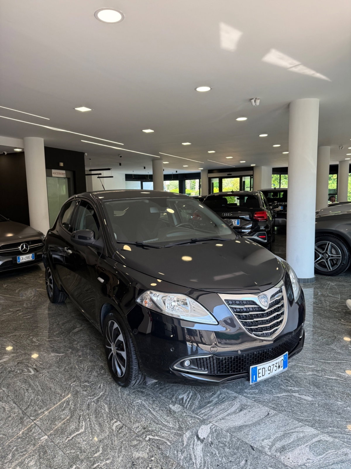 Lancia Ypsilon 0.9 TwinAir 85 CV 5 porte S&S Gold (6)