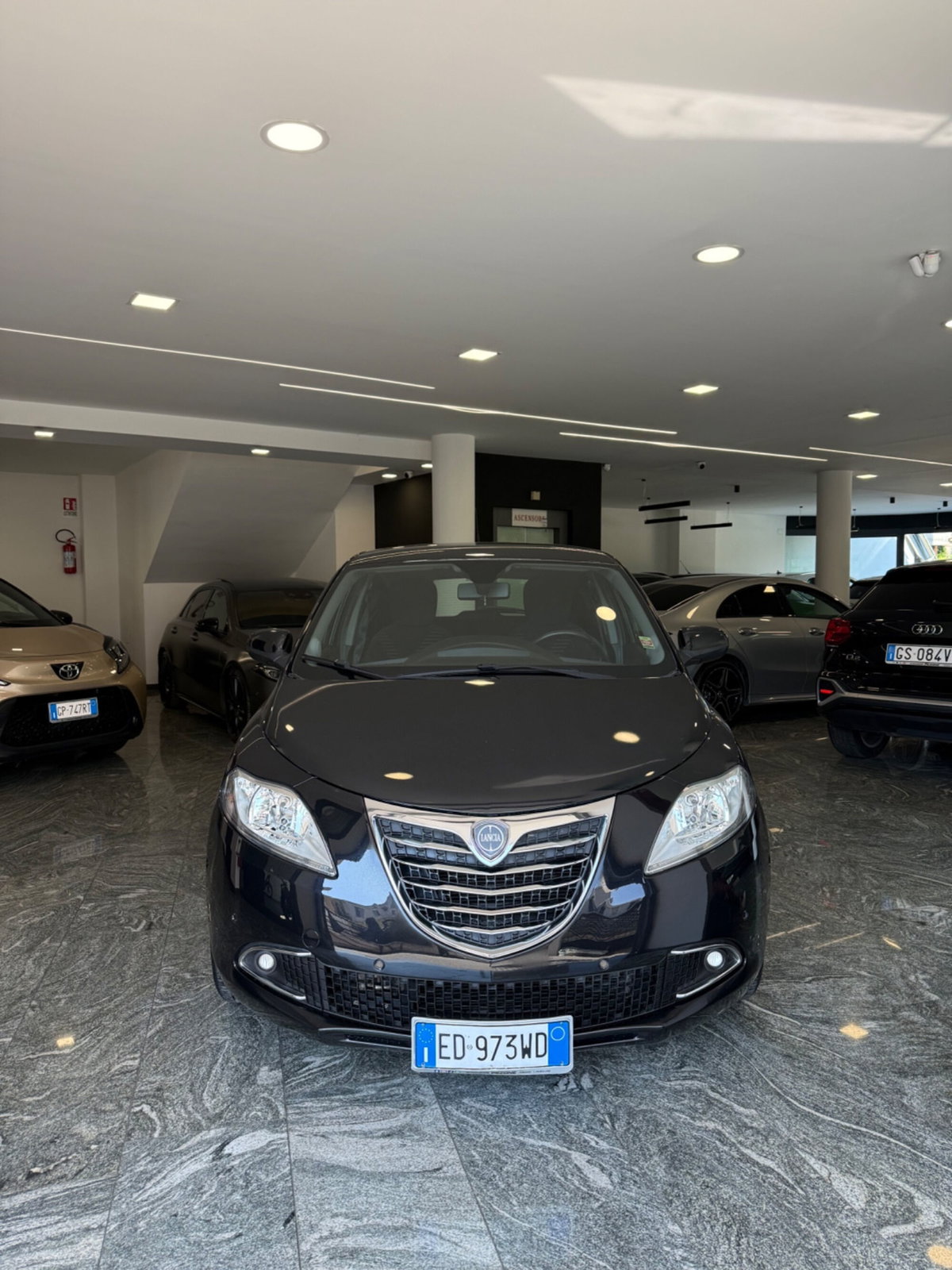 Lancia Ypsilon 0.9 TwinAir 85 CV 5 porte S&S Gold (7)