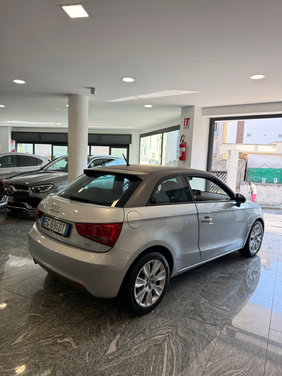 Audi A1 1.6 TDI 105 CV Ambition (4)