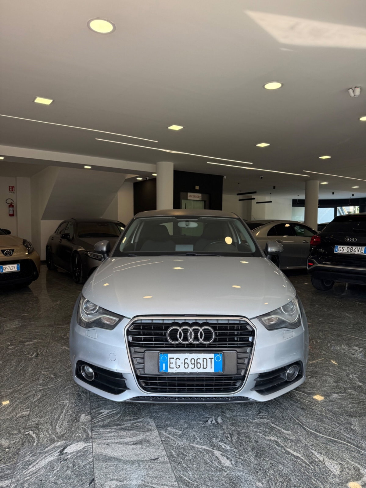 Audi A1 1.6 TDI 105 CV Ambition (5)