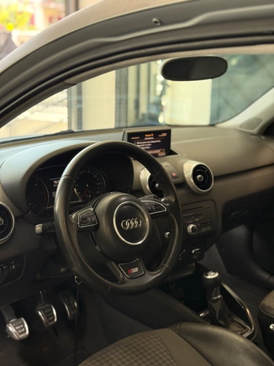 Audi A1 1.6 TDI 105 CV Ambition (7)