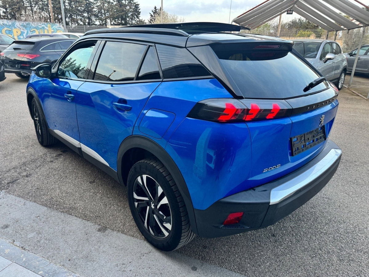 Peugeot 2008 BlueHDi 100 S&S GT Line (8)
