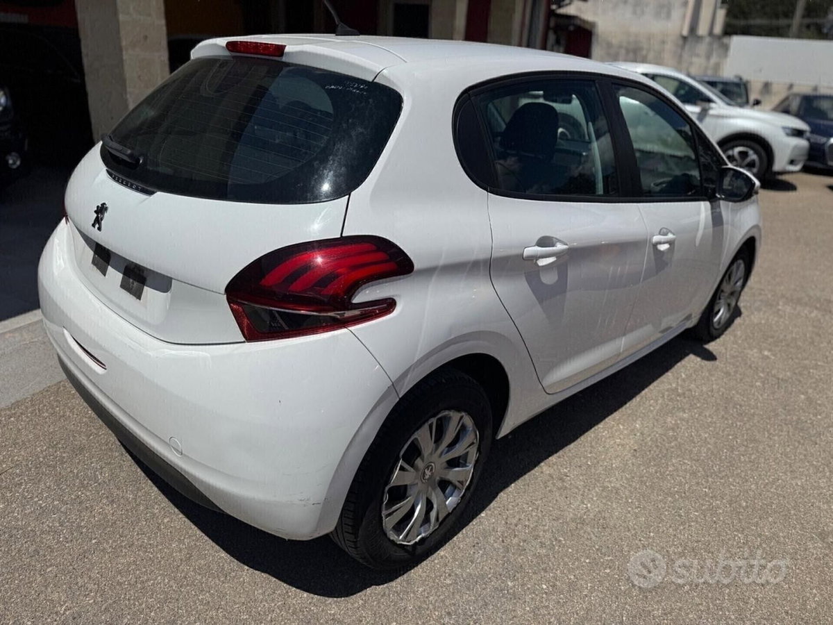 Peugeot 208 BlueHDi 100 Stop&Start 5 porte Active (5)