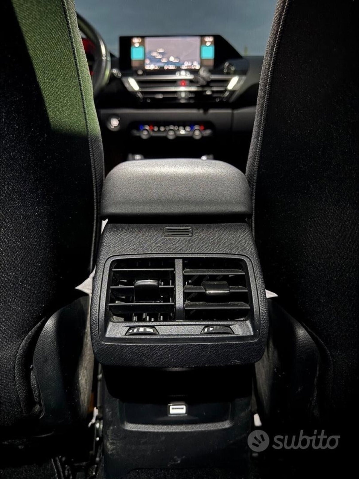 Citroen C4 BlueHDi 130 S&S EAT8 Shine (19)