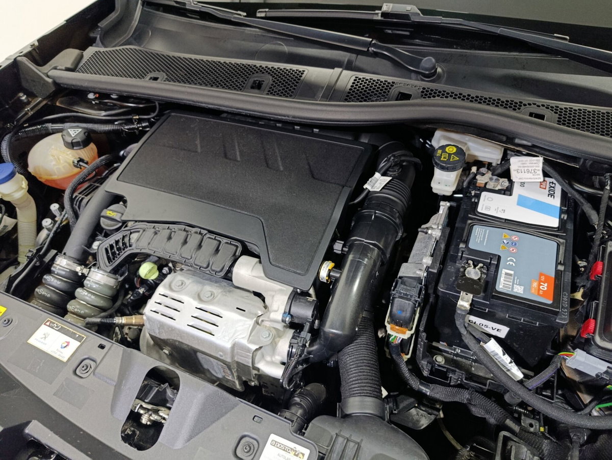 Peugeot 2008 PureTech 130 S&S Allure (15)