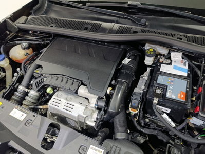 Peugeot 2008 PureTech 130 S&S Allure (15)