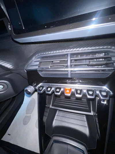 Peugeot 208 PureTech 100 Stop&Start 5 porte Allure (13)