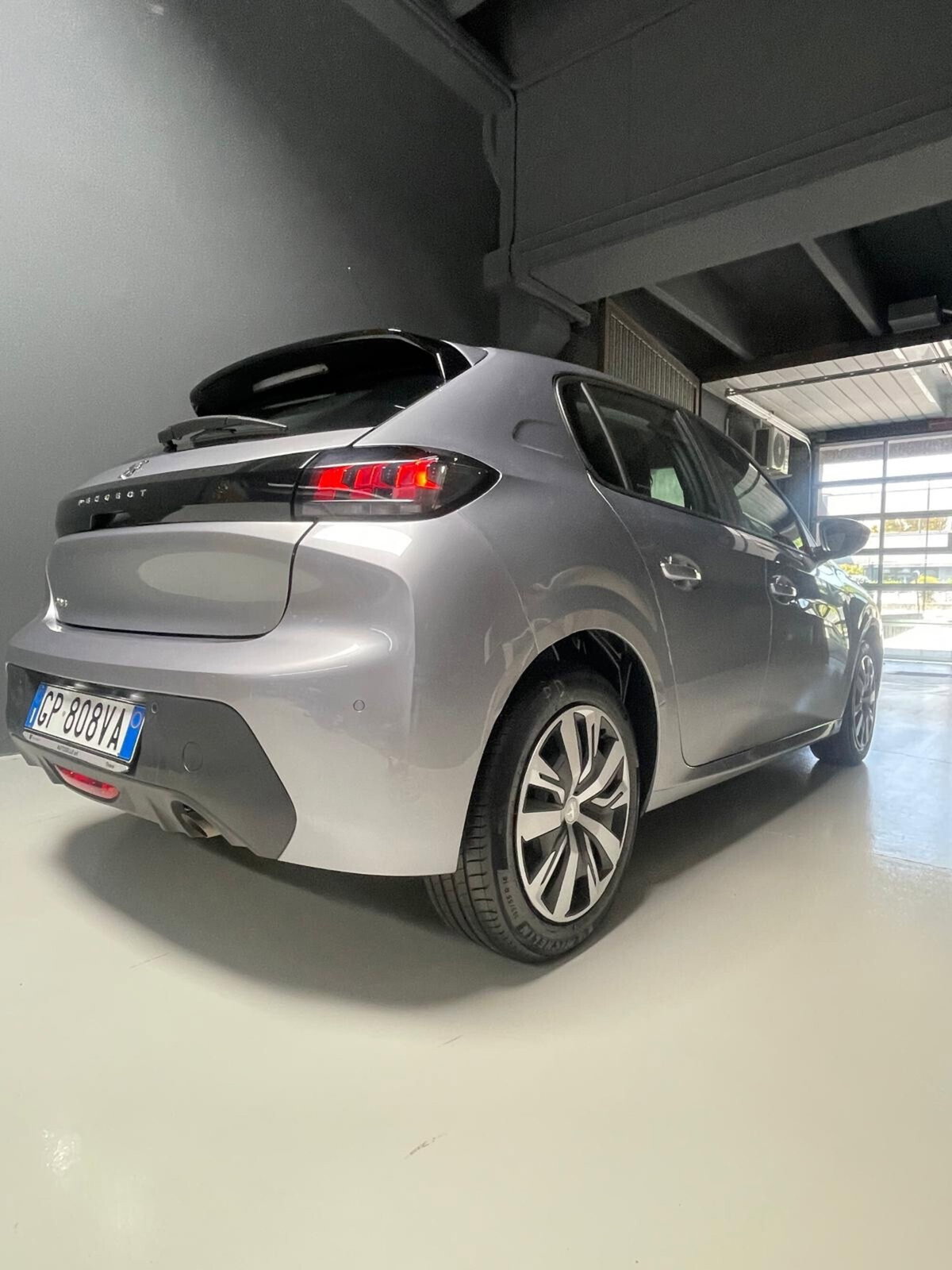 Peugeot 208 PureTech 100 Stop&Start 5 porte Allure (4)