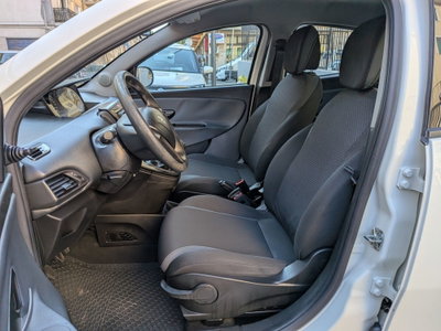 Lancia Ypsilon 1.3 MJT 16V 95 CV 5 porte S&S Silver (14)