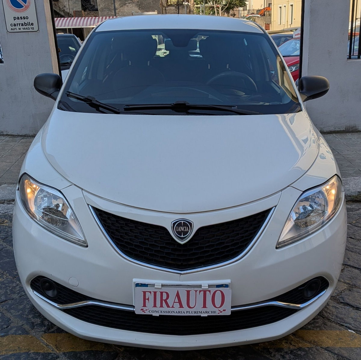 Lancia Ypsilon 1.3 MJT 16V 95 CV 5 porte S&S Silver (3)