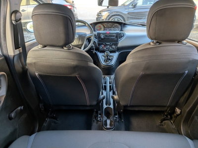 Lancia Ypsilon 1.3 MJT 16V 95 CV 5 porte S&S Silver (4)