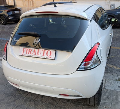 Lancia Ypsilon 1.3 MJT 16V 95 CV 5 porte S&S Silver (5)