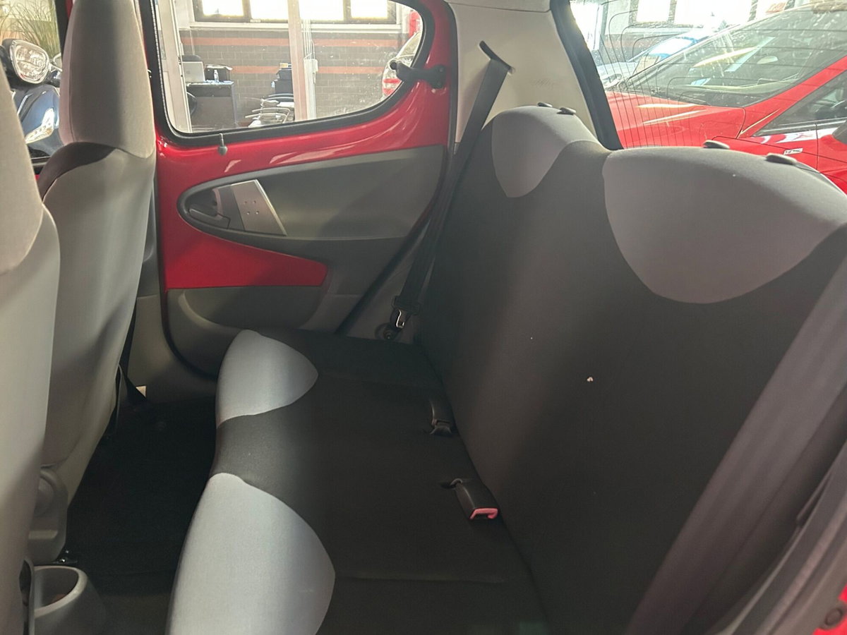 Peugeot 107 68CV 5p. Desir (6)