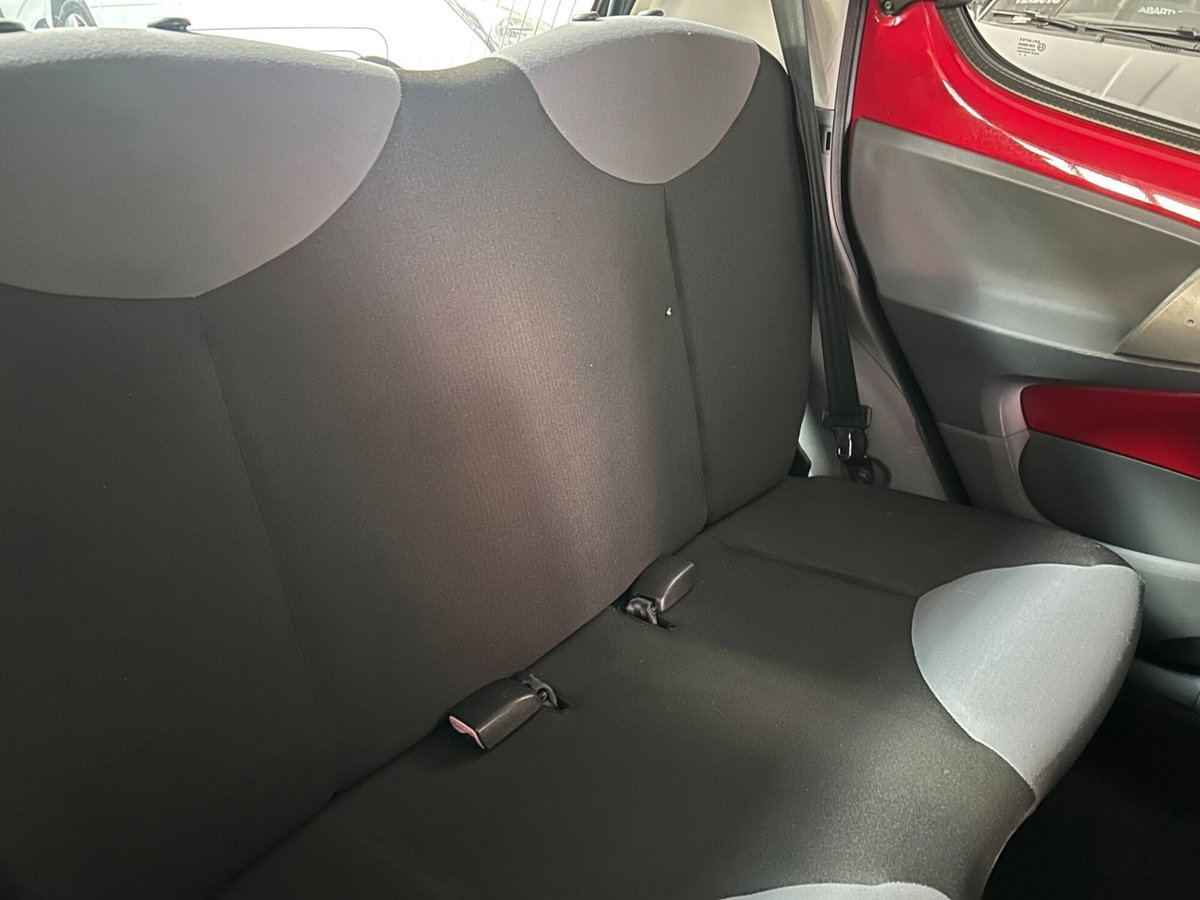 Peugeot 107 68CV 5p. Desir (9)