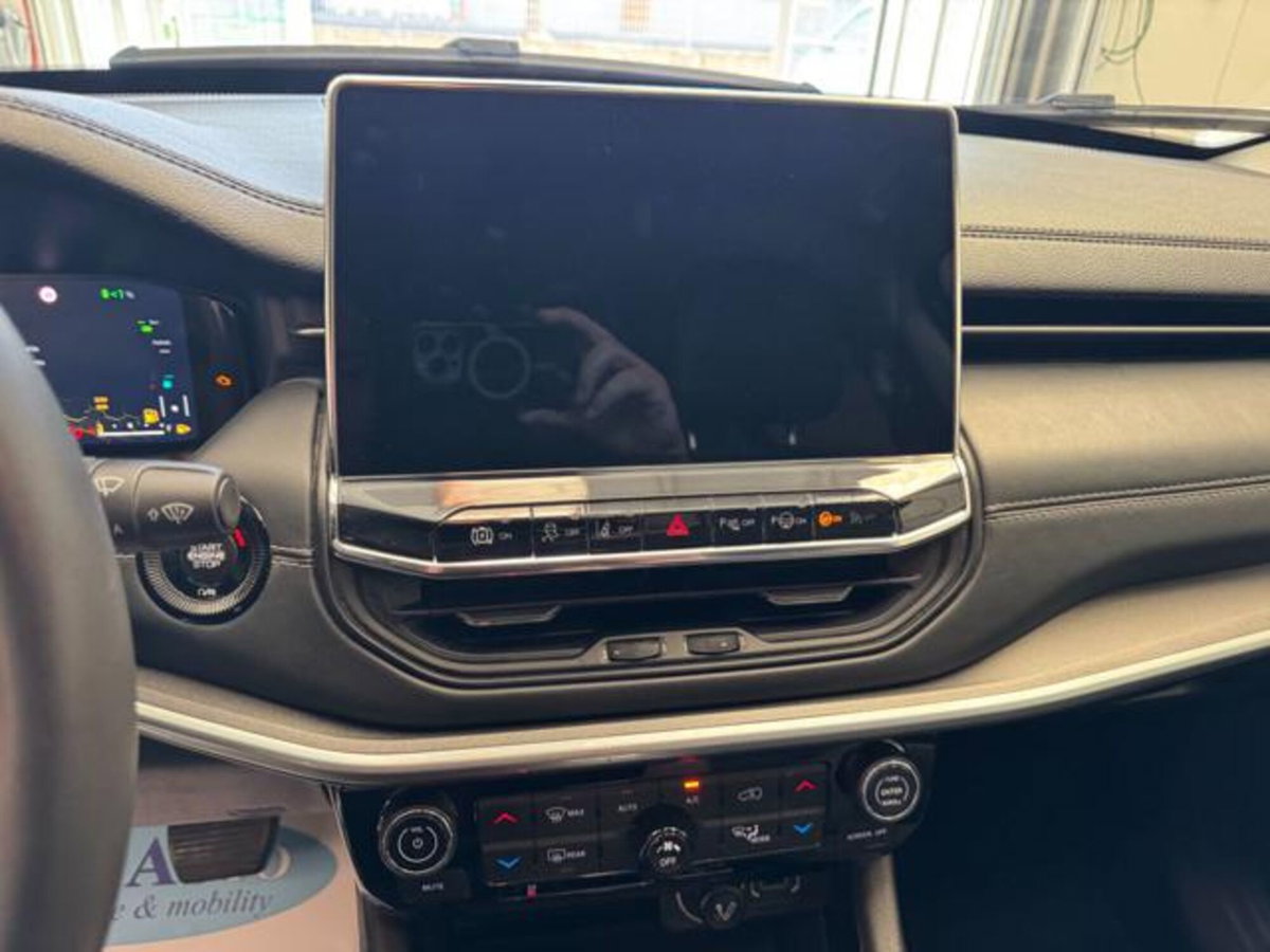 Jeep Compass 1.3 T4 190CV PHEV AT6 4xe Limited (12)