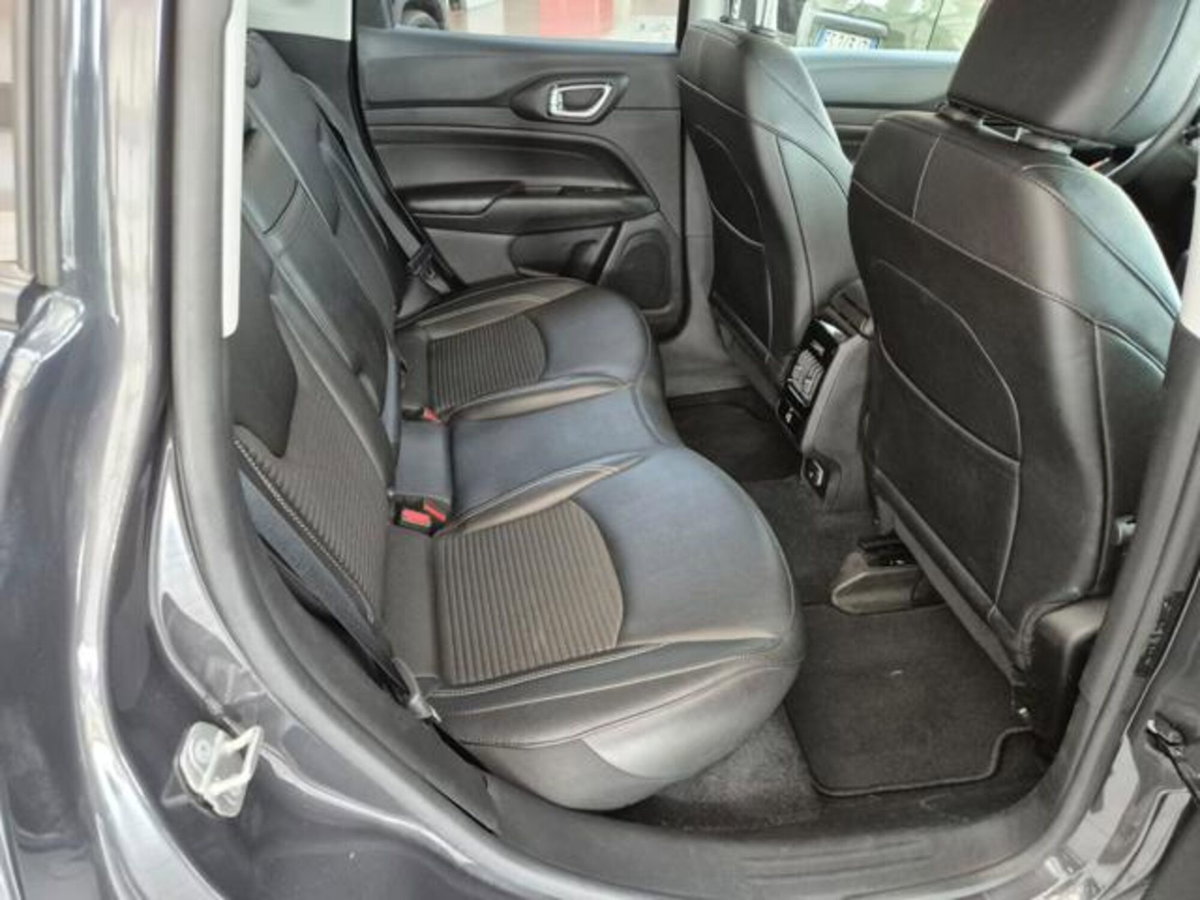 Jeep Compass 1.3 T4 190CV PHEV AT6 4xe Limited (11)
