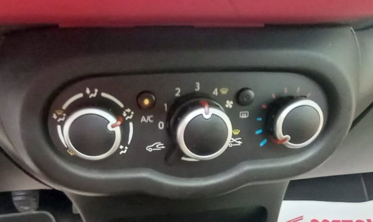 Renault Twingo 1.0 SCe Stop&Start Energy Openair (16)