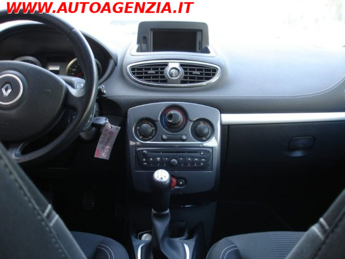 Renault Clio 1.2 16V 5 porte Dynamique (13)