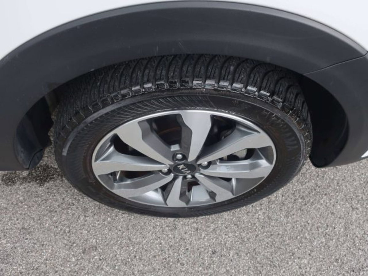 Kia Stonic 1.0 T-GDi 100 CV MHEV iMT Style (10)