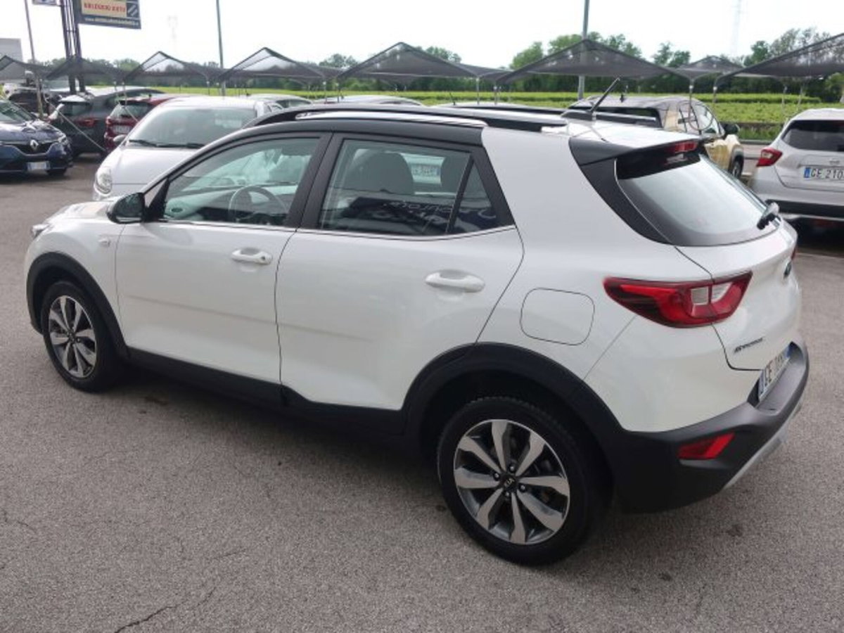 Kia Stonic 1.0 T-GDi 100 CV MHEV iMT Style (13)