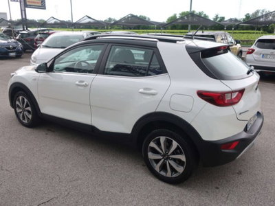 Kia Stonic 1.0 T-GDi 100 CV MHEV iMT Style (13)