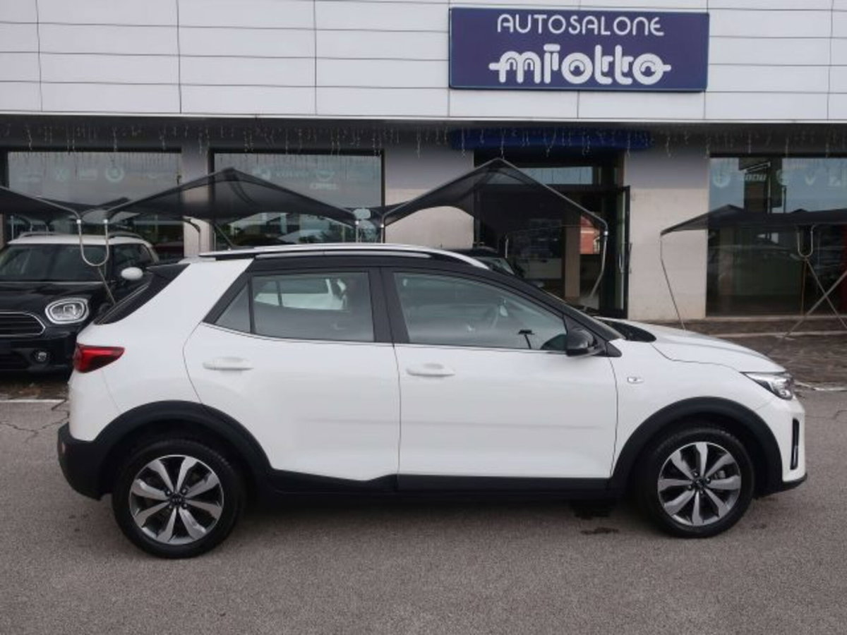 Kia Stonic 1.0 T-GDi 100 CV MHEV iMT Style (15)