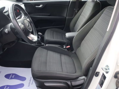 Kia Stonic 1.0 T-GDi 100 CV MHEV iMT Style (5)