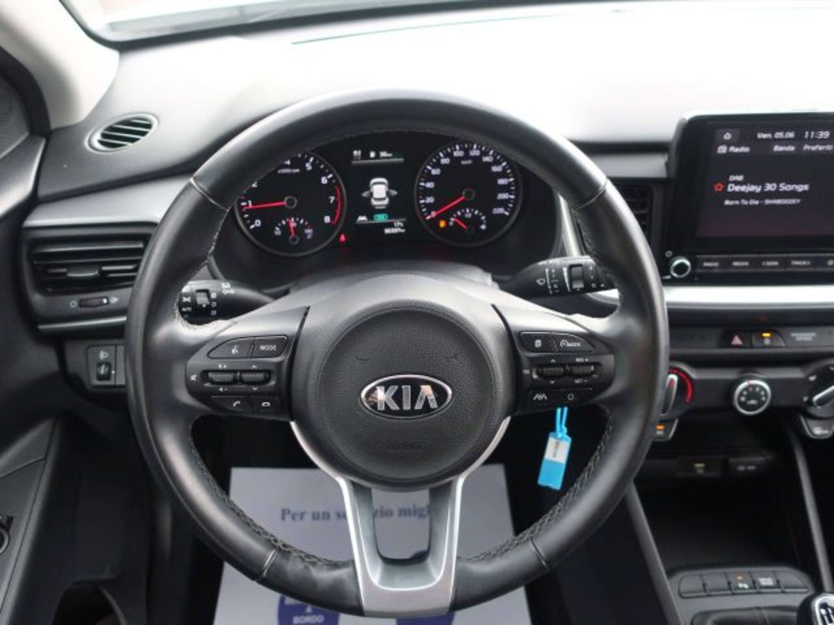 Kia Stonic 1.0 T-GDi 100 CV MHEV iMT Style (7)