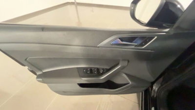 Volkswagen Taigo 1.0 tsi R-Line 115cv (18)