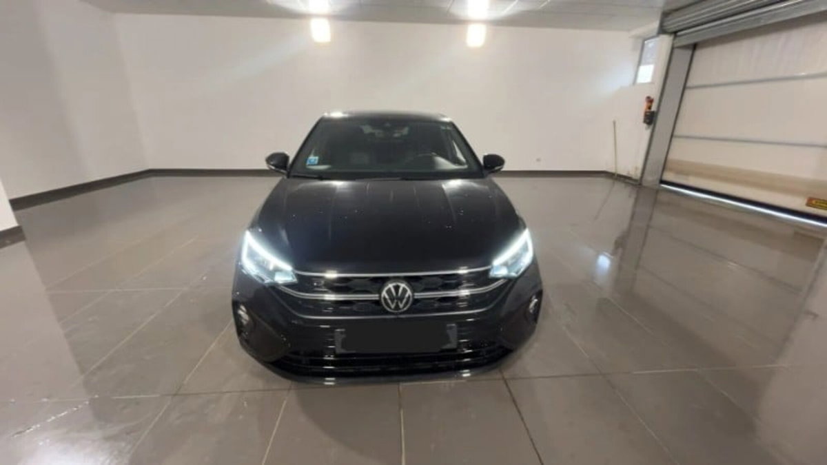 Volkswagen Taigo 1.0 tsi R-Line 115cv (2)