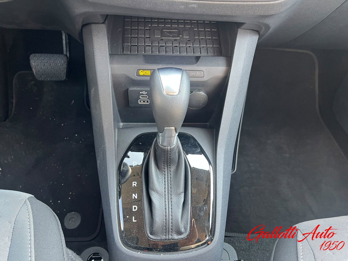 Ford Tourneo Courier 1.0 ecoboost 125cv Titanium powershift (13)