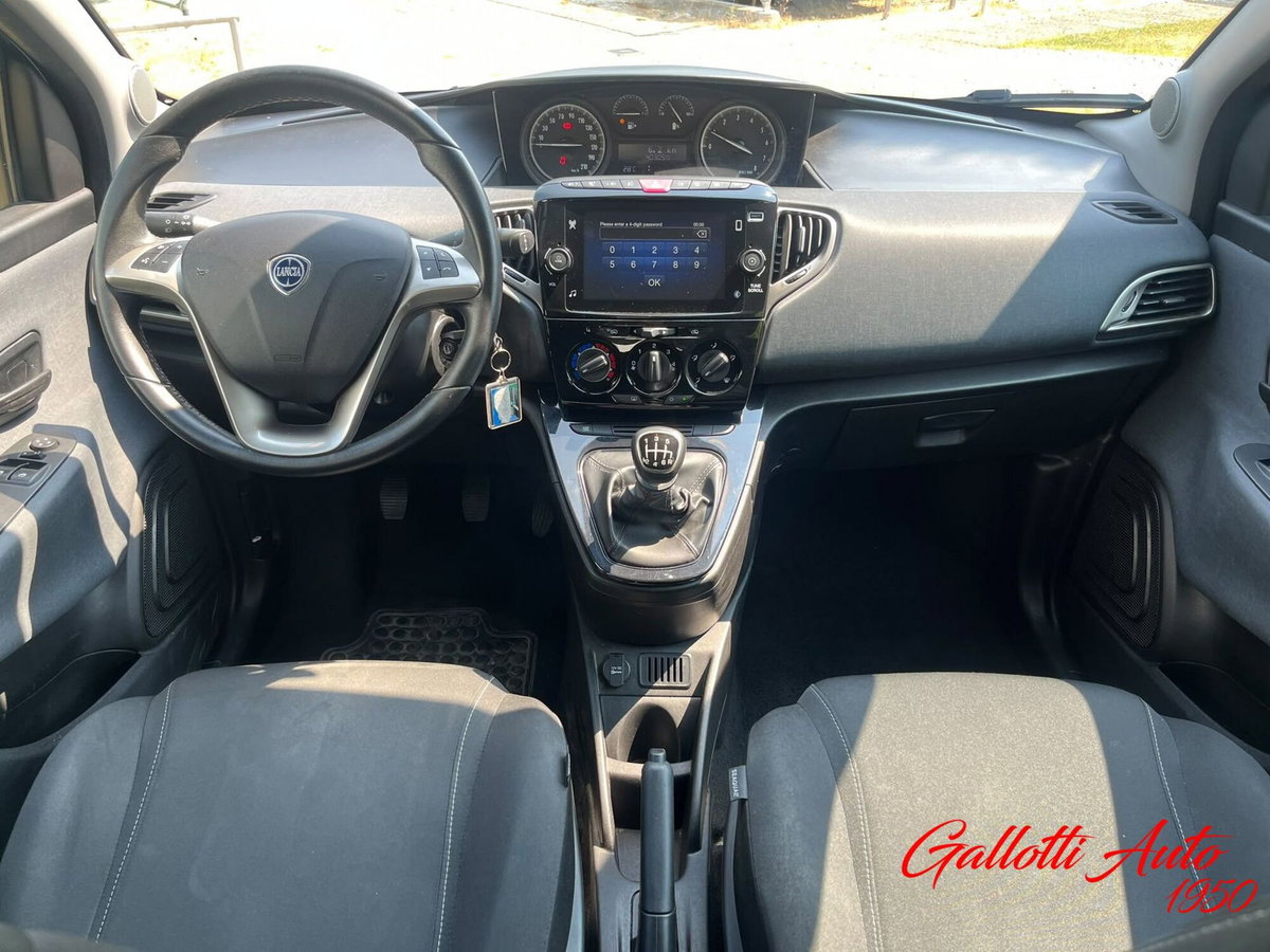 Lancia Ypsilon 1.0 FireFly 5 porte S&S Hybrid Ecochic Gold (10)