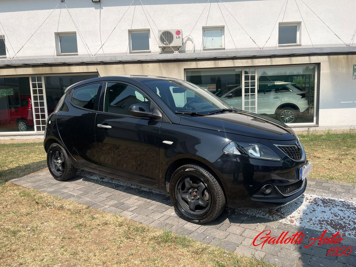 Lancia Ypsilon 1.0 FireFly 5 porte S&S Hybrid Ecochic Gold (5)