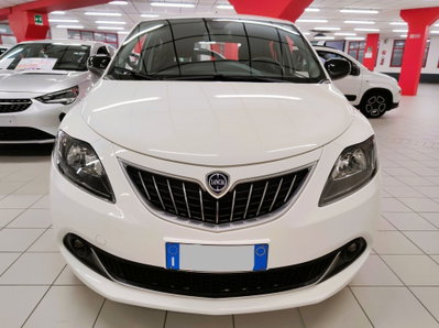 Lancia Ypsilon 1.0 FireFly 5 porte S&S Hybrid Ecochic Gold (2)