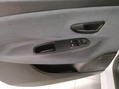Lancia Ypsilon 1.0 FireFly 5 porte S&S Hybrid Ecochic Gold (9)