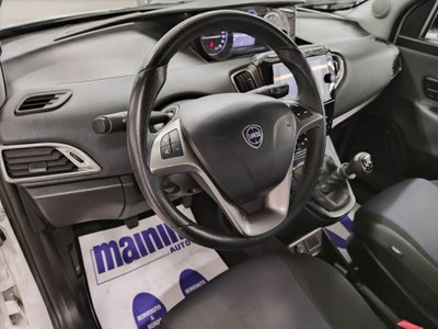 Lancia Ypsilon 1.0 FireFly 5 porte S&S Hybrid Ecochic Gold (10)