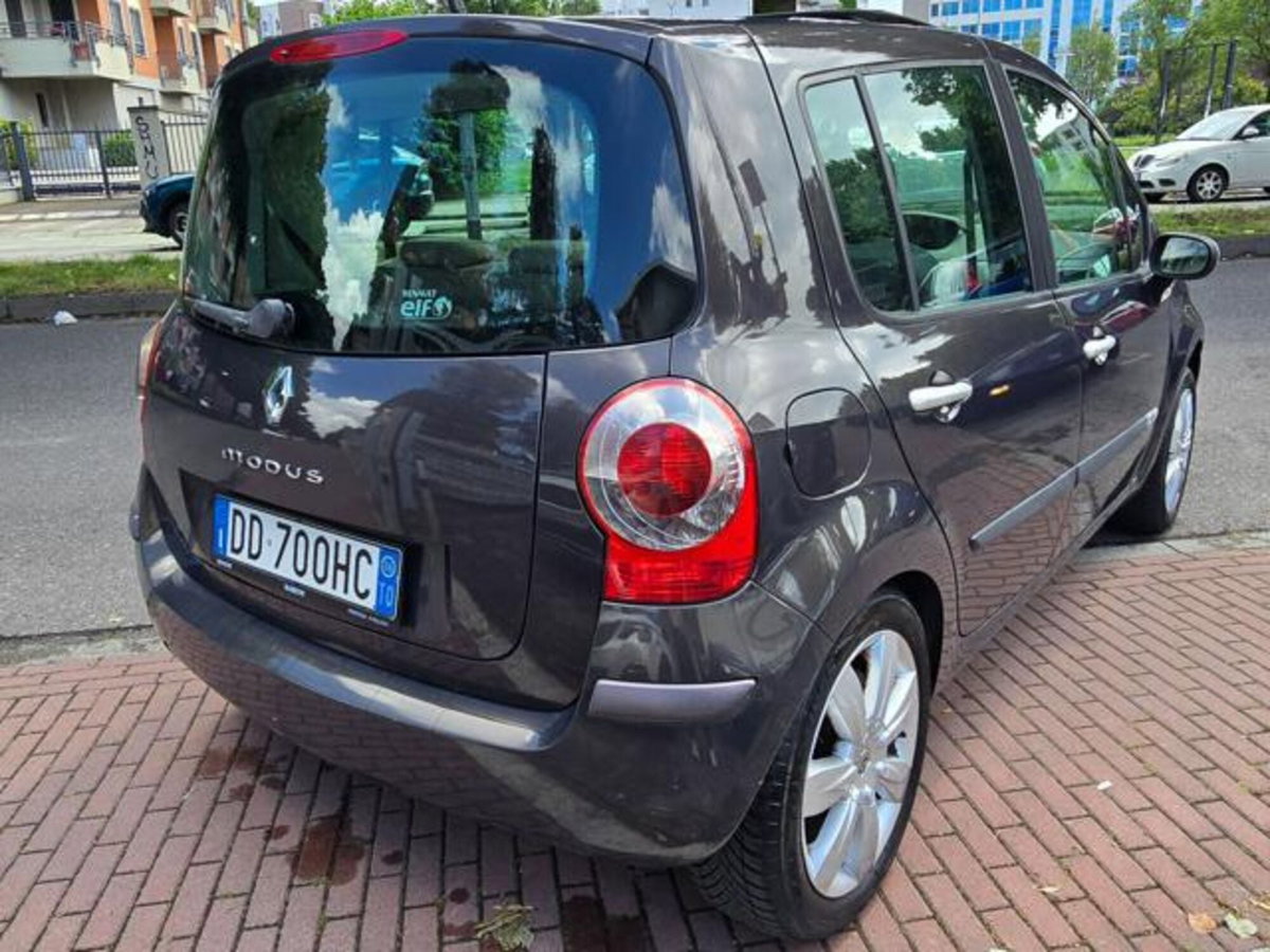 Renault Modus 1.6 16V Initiale (7)