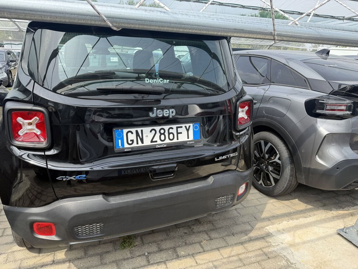 Jeep Renegade 1.3 T4 190CV PHEV 4xe AT6 Limited (5)