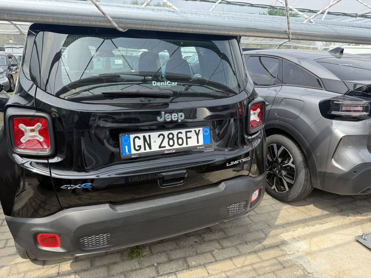 Jeep Renegade 1.3 T4 190CV PHEV 4xe AT6 Limited (6)