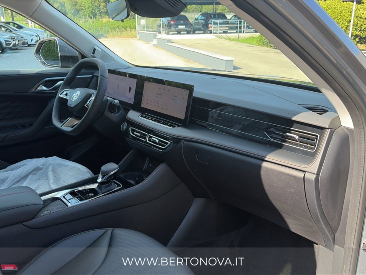 Mg HS 1.5 hybrid+ Luxury auto (11)