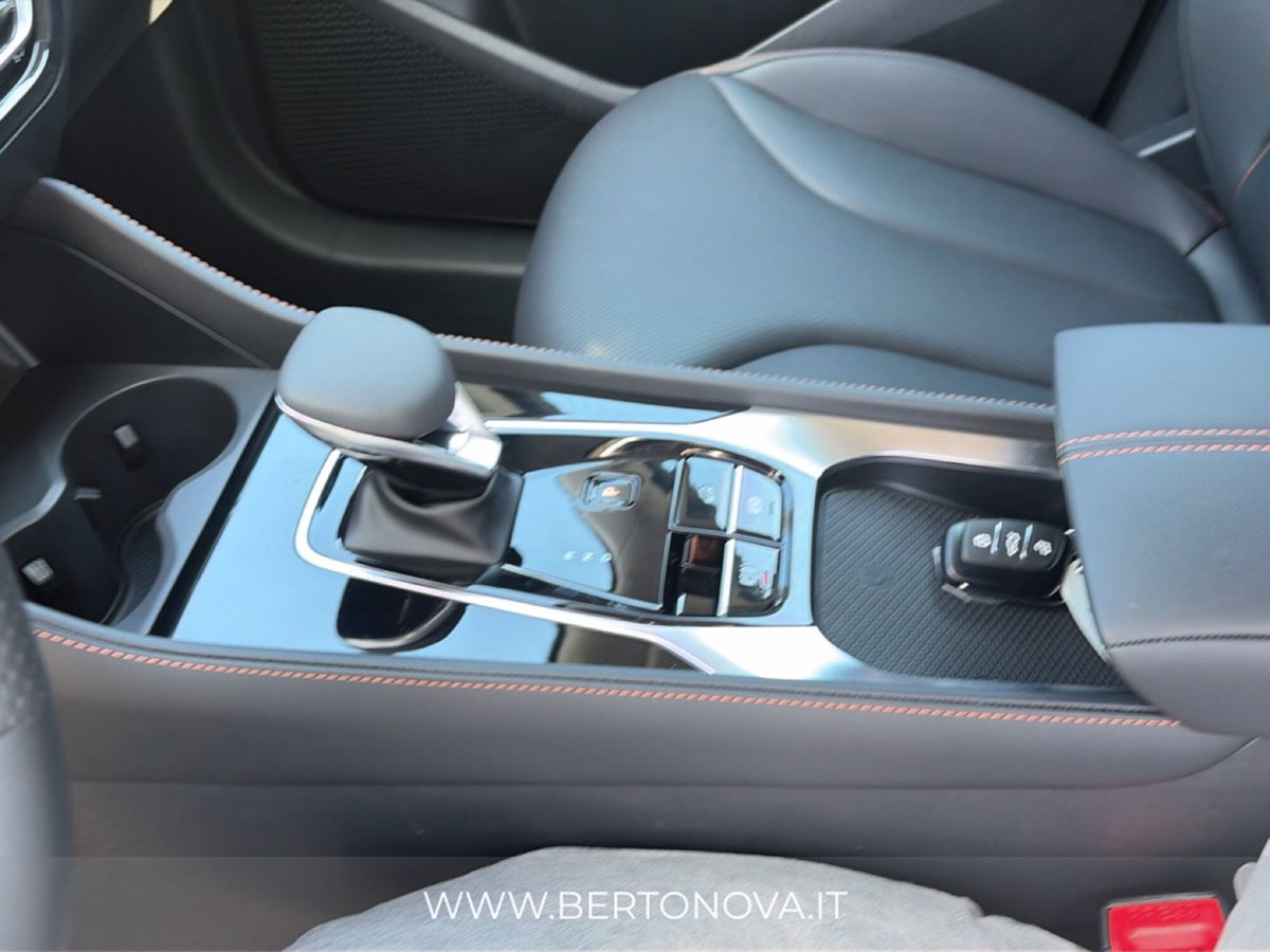 Mg HS 1.5 hybrid+ Luxury auto (13)