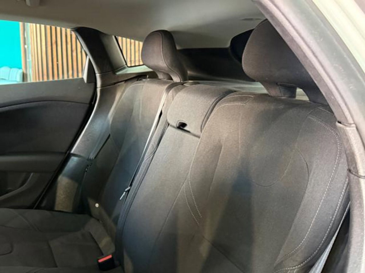 Volvo V40 D2 1.6 Business Edition (13)