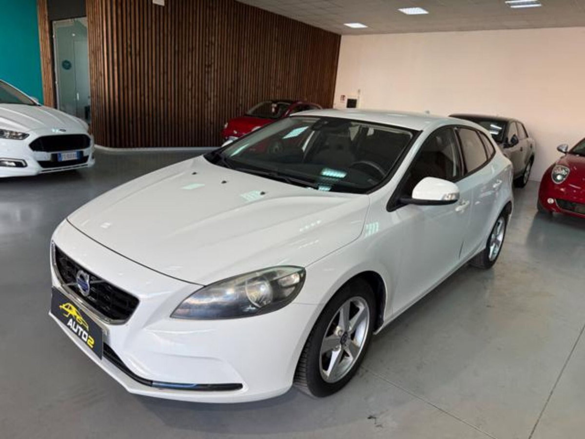 Volvo V40 D2 1.6 Business Edition (2)