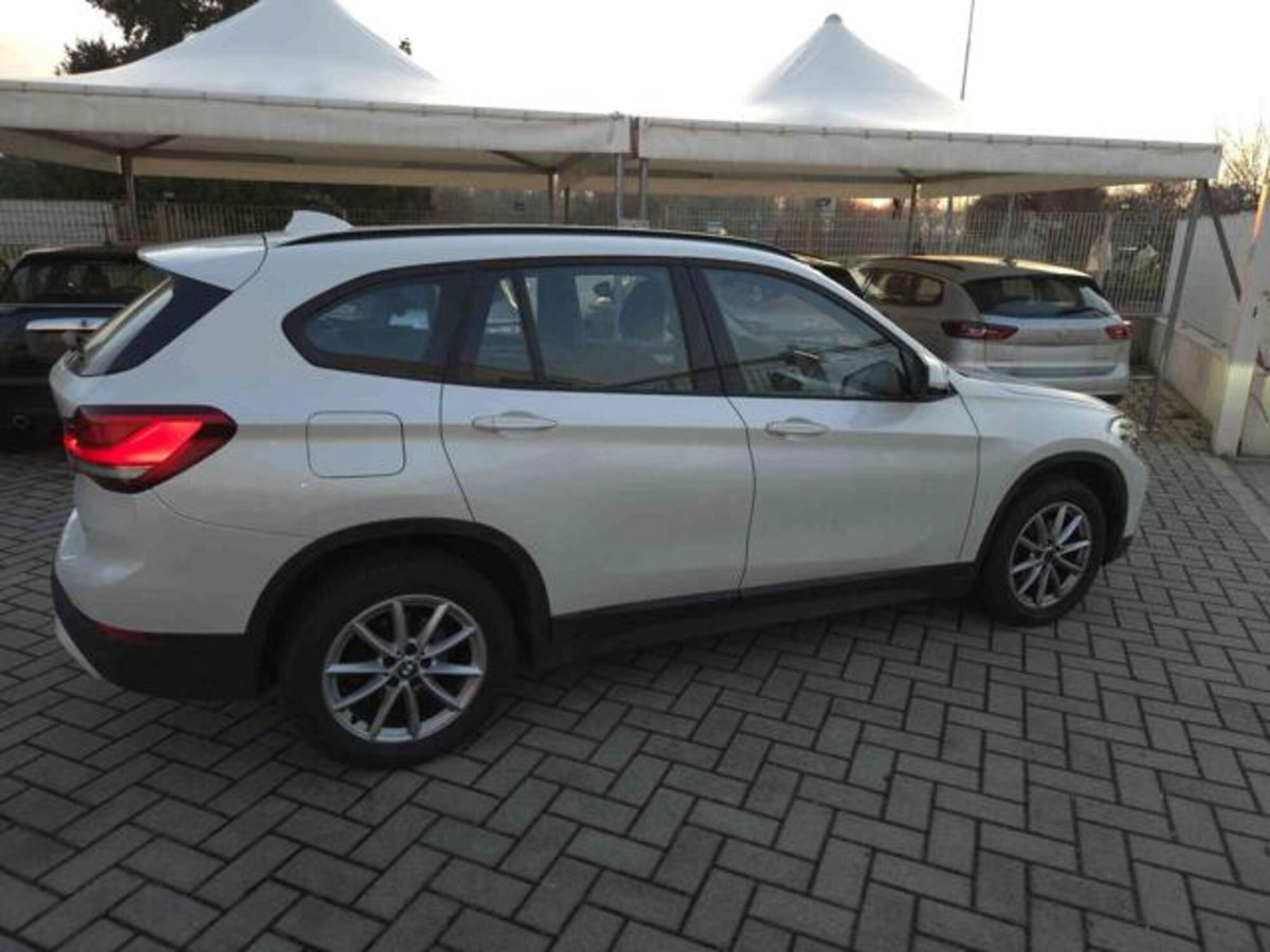 BMW X1 sDrive16d Advantage (7)