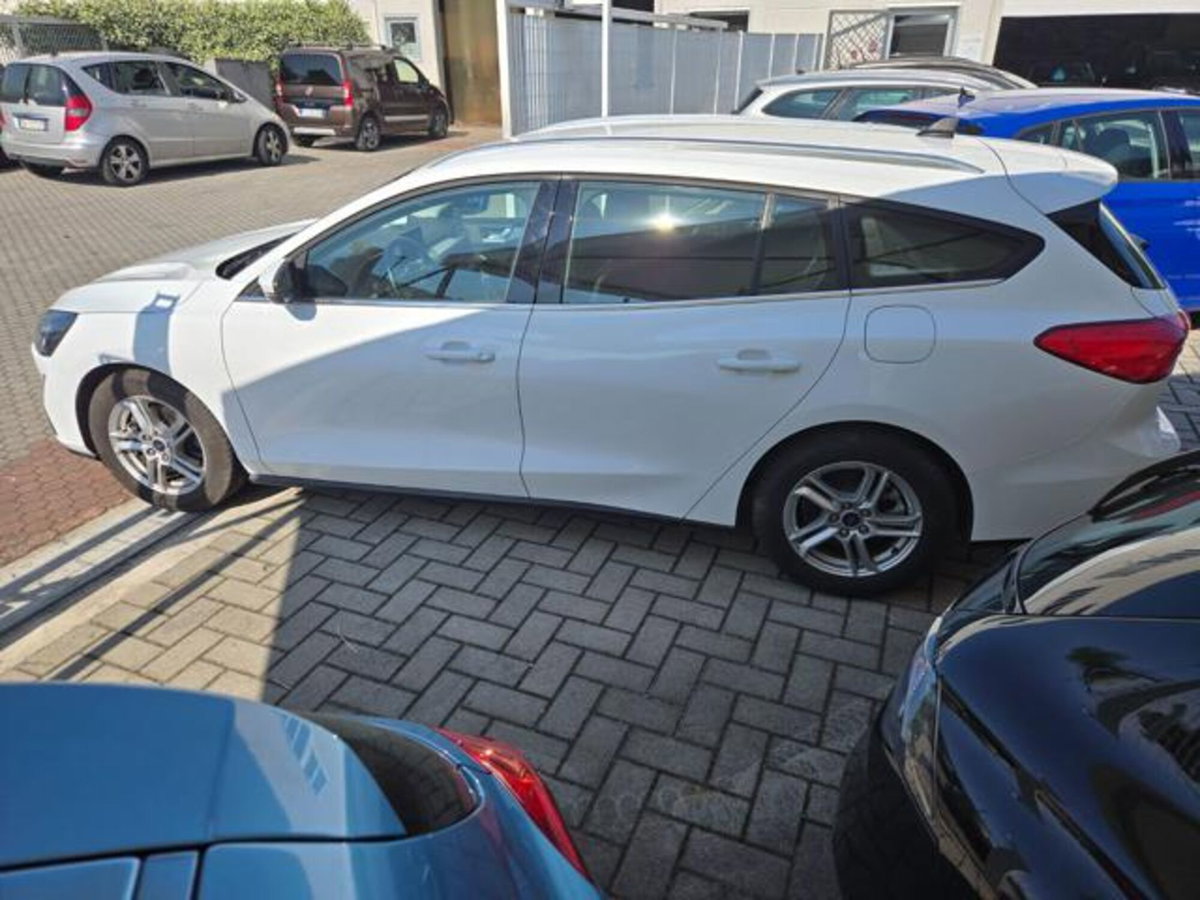 Ford Focus Station Wagon 1.0 EcoBoost Hybrid 125 CV SW Active (7)