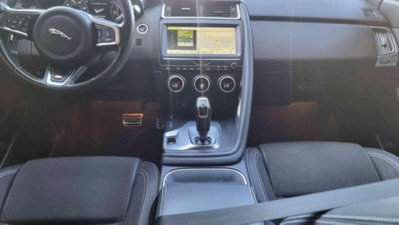 Jaguar E-Pace 2.0D 150 CV AWD aut. R-Dynamic (14)