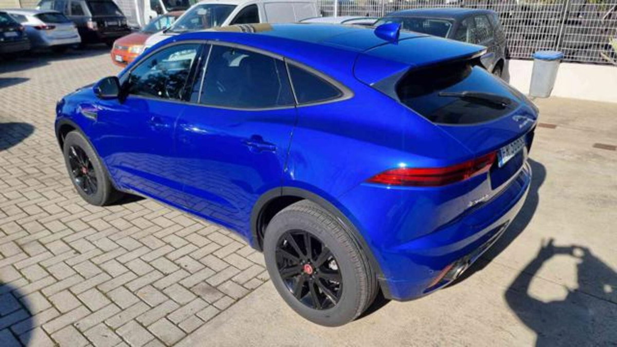 Jaguar E-Pace 2.0D 150 CV AWD aut. R-Dynamic (7)