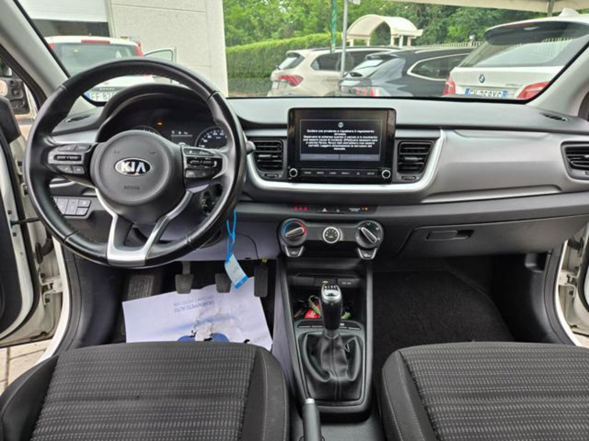 Kia Stonic 1.0 T-GDi 100 CV MHEV iMT Style (10)